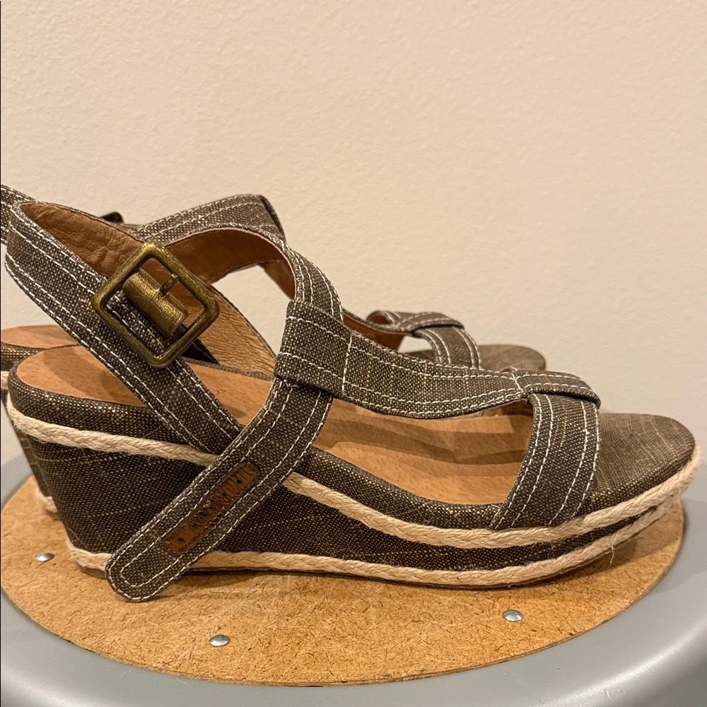 Suzzato Brown Wedge Sandals with Tan Accents